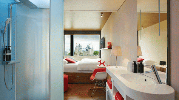Citizen M Tower of London guestroom
