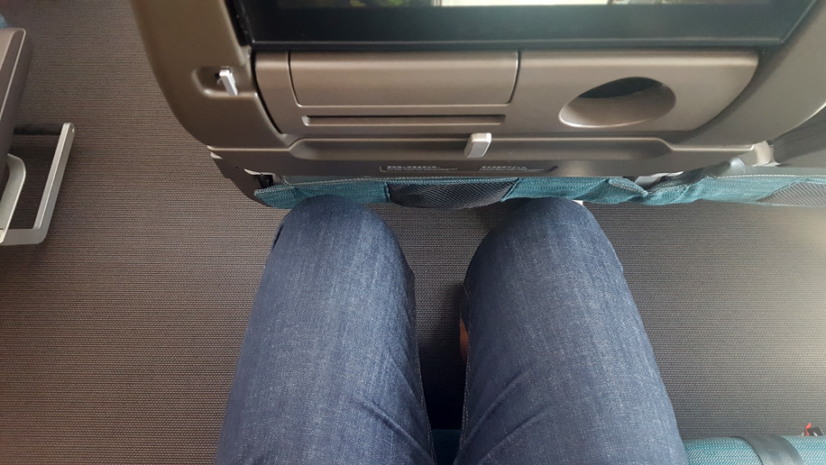 First look: Cathay Pacific Airbus A350-1000 – Business Traveller