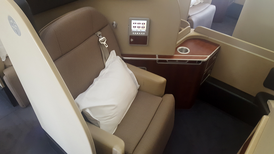 Flight Review Qantas A380 First Class Business Traveller 6056