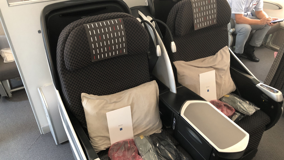 Flight review: Japan Airlines Boeing 787-8 Hong Kong to Tokyo