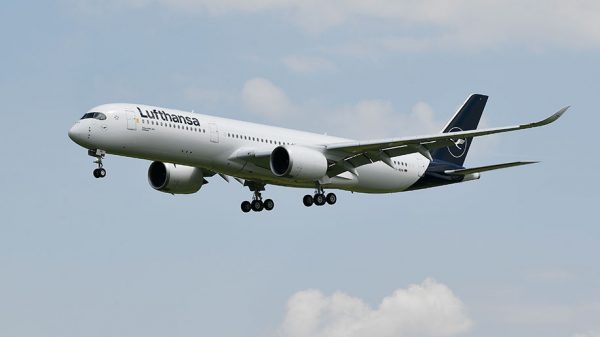 Lufthansa-A350-900-Karsruhe