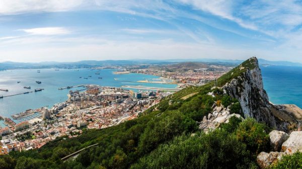 Gibraltar Rock (istock.com/Smoczyslaw)