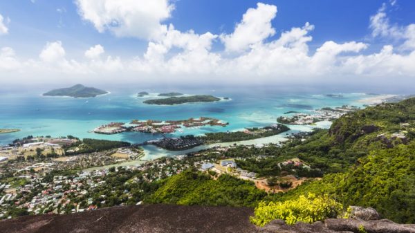 Mahe Coastline View, Seychelles (istock.com/MichaelUtech)