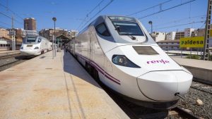 Spain extends free rail scheme until end of 2023