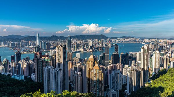 Hong-Kong-skyline (istock.com/Yia-Pan-Tang)