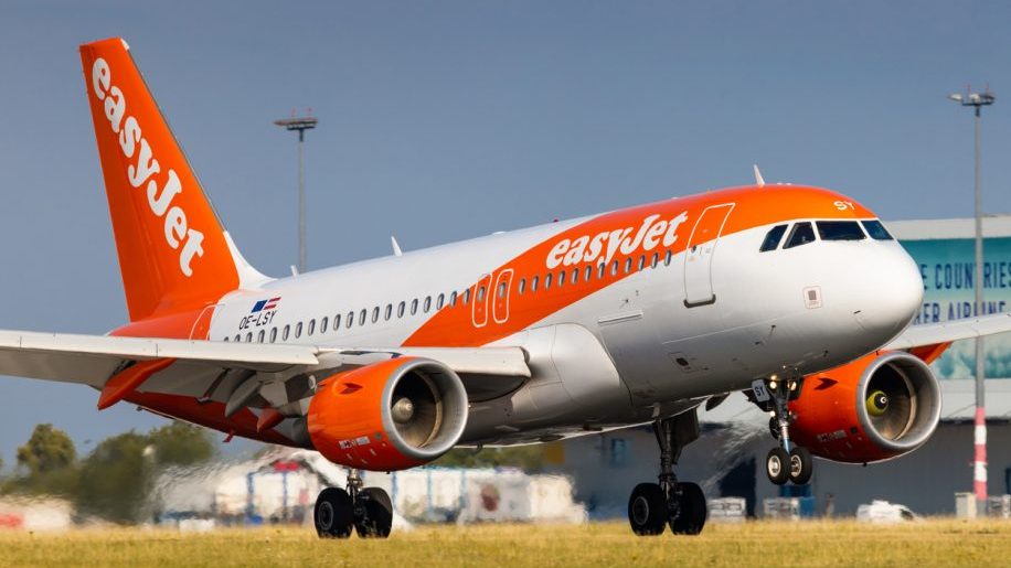 Easyjet puts spring 2024 schedule on sale with 100,000 flights
