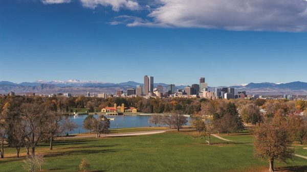 An elevated view of the city of Denver, Colorado skyline. (istock.com/Creative Peaks)