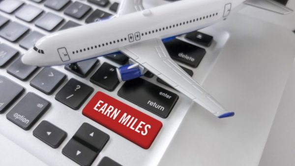 Earn miles stock photo (istock.com/gerenme)
