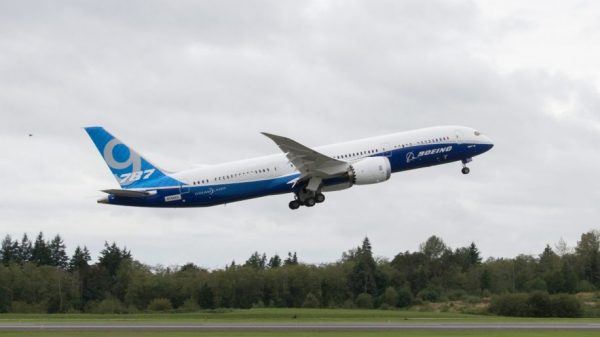 Boeing 787-9 Dreamliner (image from https://boeing.mediaroom.com/)