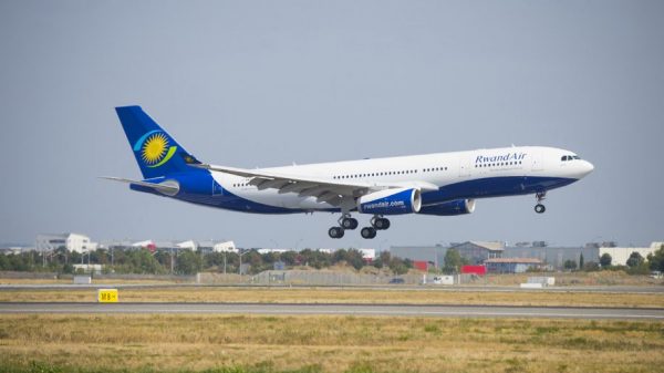 RwandAir aircraft (image supplied by The PC Agency)