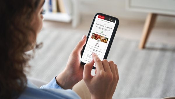 Emirates meal pre ordering service (image from https://www.emirates.com/media-centre)