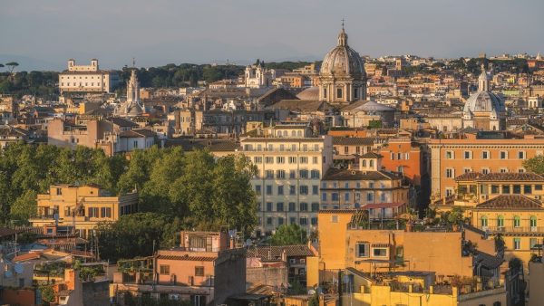 Panorama from the Gianicolo Terrace with the dome of Sant'Andrea della Valle and Santissima Trinità dei Pellegrini church in Rome, Italy (istock.com/e55evu)