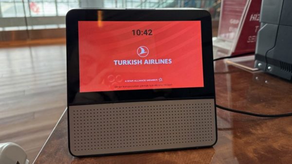Turkish Airlines SmartMic translation device (image supplied by PC Agency)