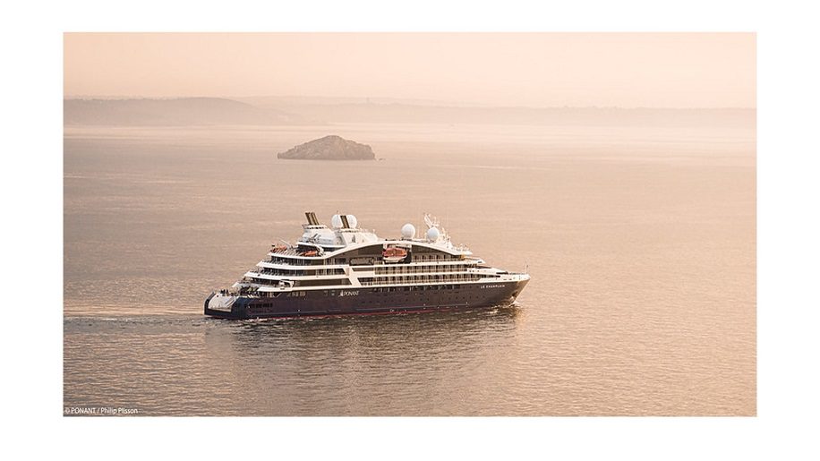 cruise booking discover qatar