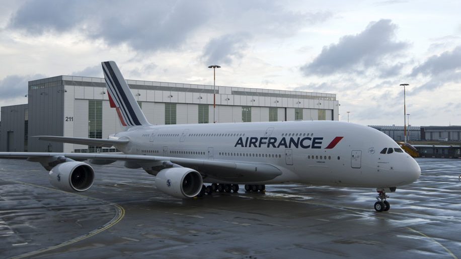 https://cdn.businesstraveller.com/wp-content/uploads/fly-images/757695/Air-France-A380-e1473338723894-916x515.jpg