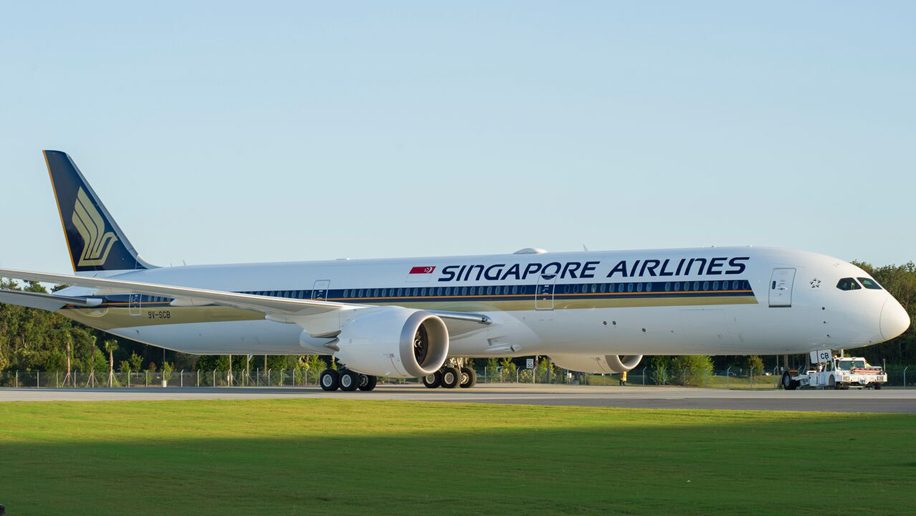 Singapore Airlines offers complimentary rebooking for new tickets