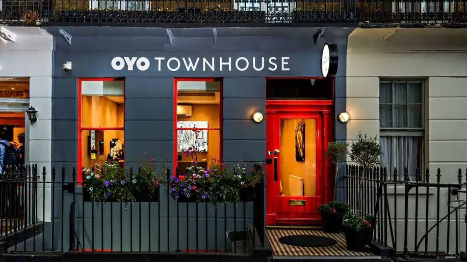 Oyo-Townhouse