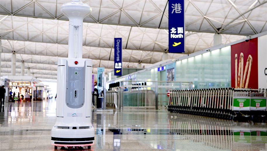 O aeroporto de Hong Kong está usando robôs que matam vírus para desinfetar áreas públicas